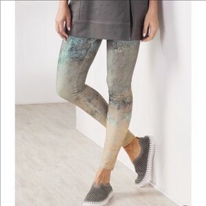 Soft Surroundings Have to Have Ankle Printed Leggings M Aqua Storm